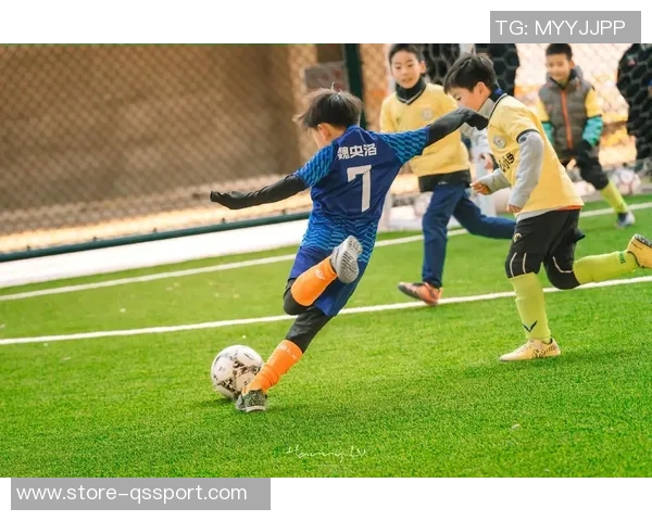 足球对学生身心发展的积极影响及其在校园文化中的重要角色探讨